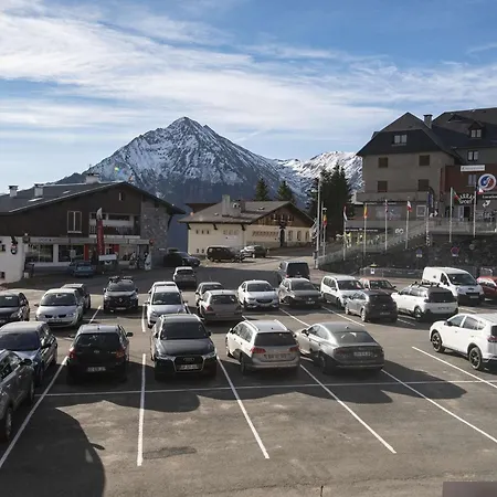 6 Personnes Proche Pistes De Skis Du Pla D'adet - Fr-1-296-384 Appartement *
